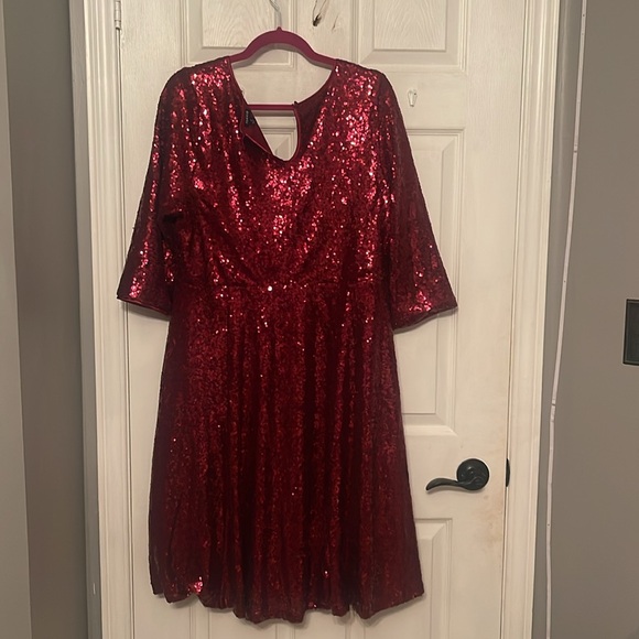 Burgundy pink sequin dress - Picture 2 of 4